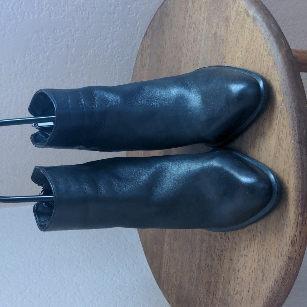 Nine West black bootie. Leather upper. Size 6.5